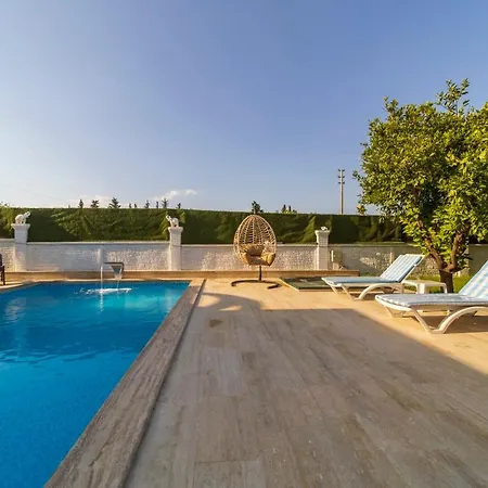 Marvelous With Private Pool In Muratpasa 안탈리아